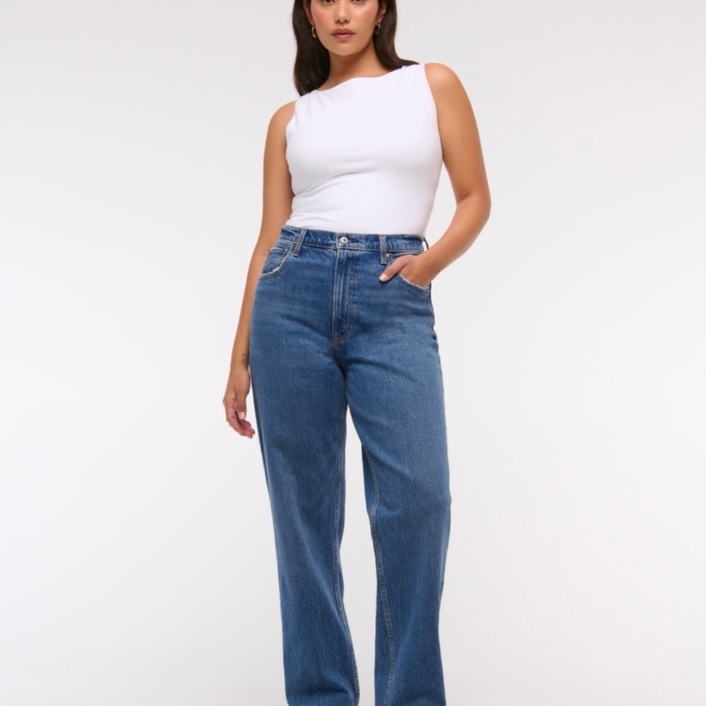 Abercrombie & Fitch Women's Straight Leg Jeans in Blue Denim